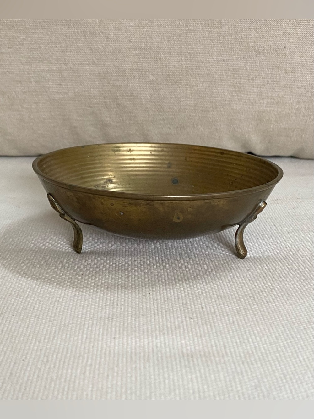 Vtg Indian Brass Footed Urli Bowl Tripod Curved Legs Ribbed Detail 5”